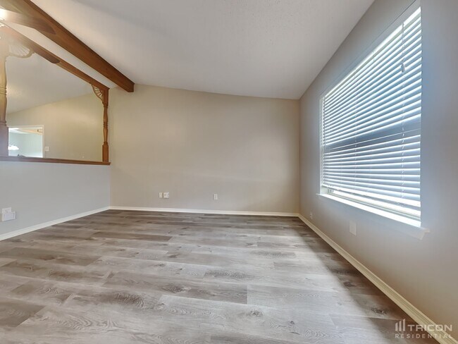 Foto del edificio - 4108 Coronet Ln