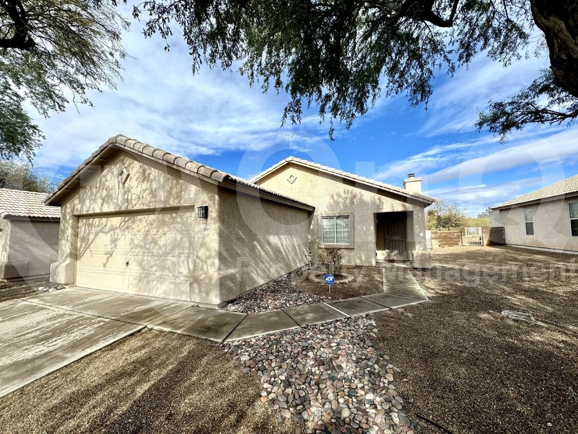 Foto principal - 2084 W Cholla Estate Dr
