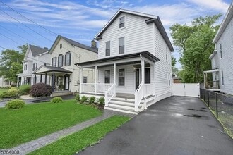 Building Photo - 84 Grove St