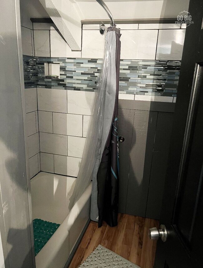 Foto del edificio - Centrally Located Silverbow Condo - DOGS A...