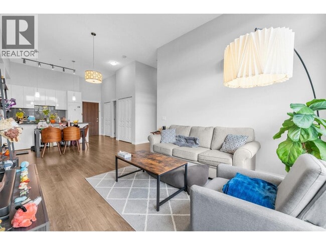 Building Photo - 9388 Tomicki Ave