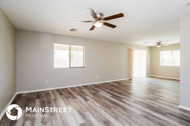 Foto del edificio - 6733 E Flynn Ave