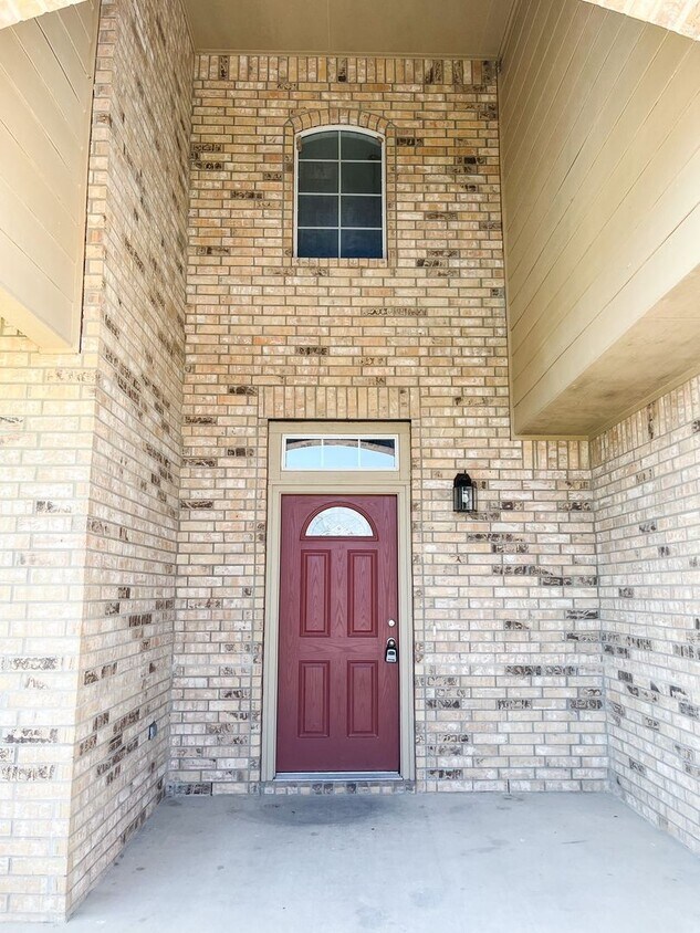 Foto principal - Gorgeous Home in Prime Location