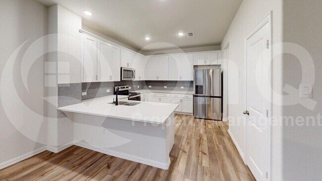 Building Photo - 6701 Glimfeather Dr