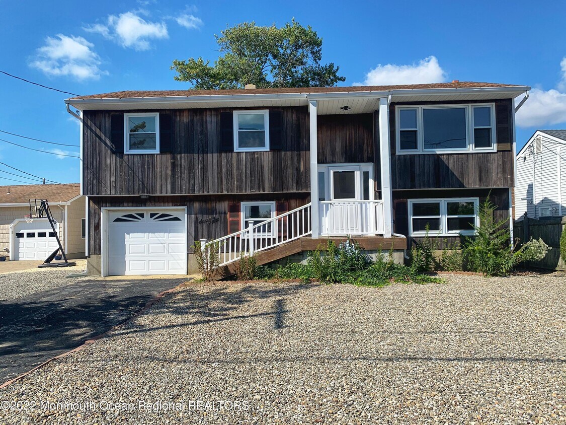 66 Blue Heron Dr, Toms River, NJ 08753 House Rental in Toms River, NJ
