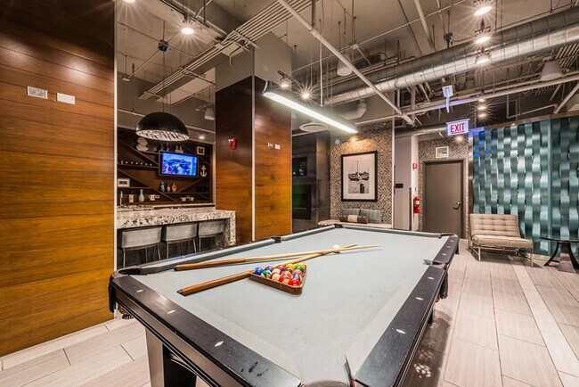 Building Photo - 20 W Ontario St