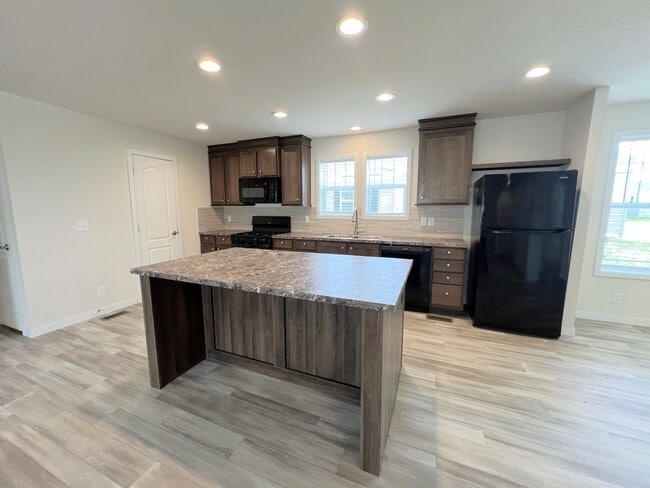 Building Photo - 5355 Coventry Dr