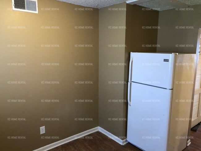 Building Photo - Cozy 2 bed apt unit in Raytown!
