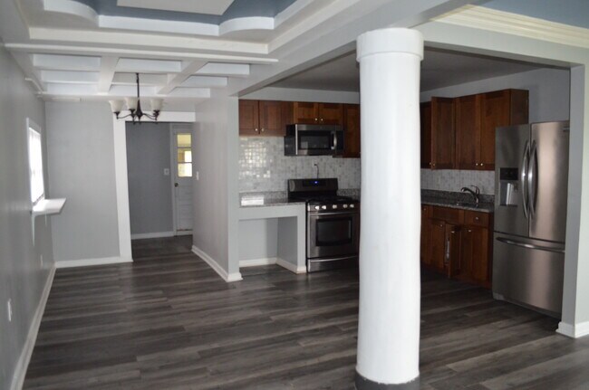 Foto del edificio - 806 Barkwood Rd