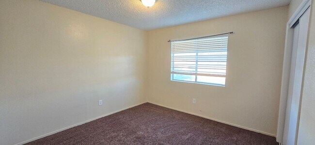 Foto del edificio - 800 Capehart Ct