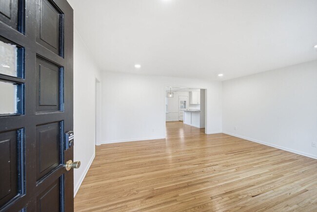 Foto del edificio - Stunning Updated One Story Home in Popular Brookside of Midtown Tulsa