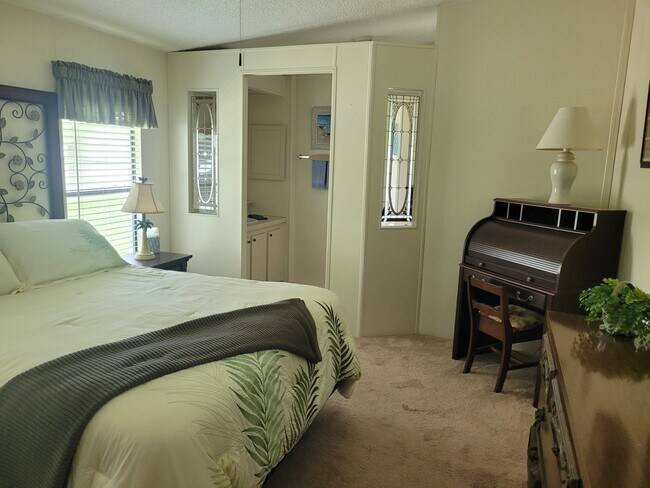 Foto del edificio - 624 Sunset Ln