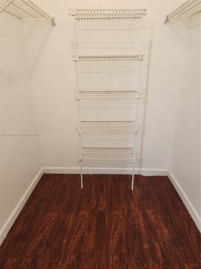 Foto del edificio - 17500 NW 67th Ct