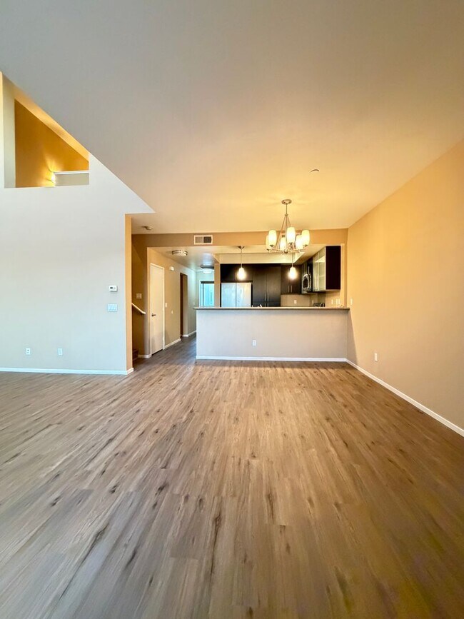 Foto del edificio - Unbeatable Downtown Escondido Townhome