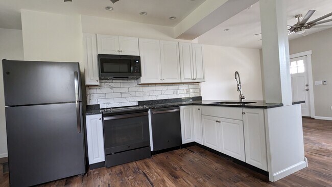 Foto del edificio - 603 E 2nd St