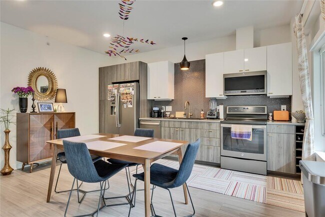 Foto del edificio - 4361 S Congress Ave