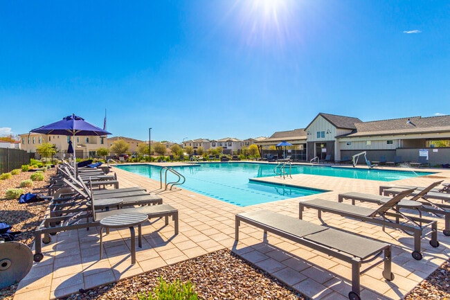 Foto del edificio - 4822 E Shady Glen Ave