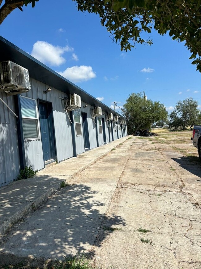 Building Photo - BEEVILLE
