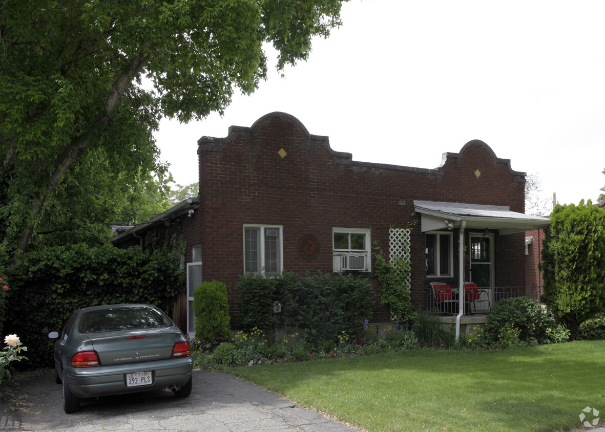 Building Photo - 854 S 800 E