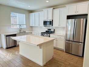 Building Photo - 6407 E Riesling Dr