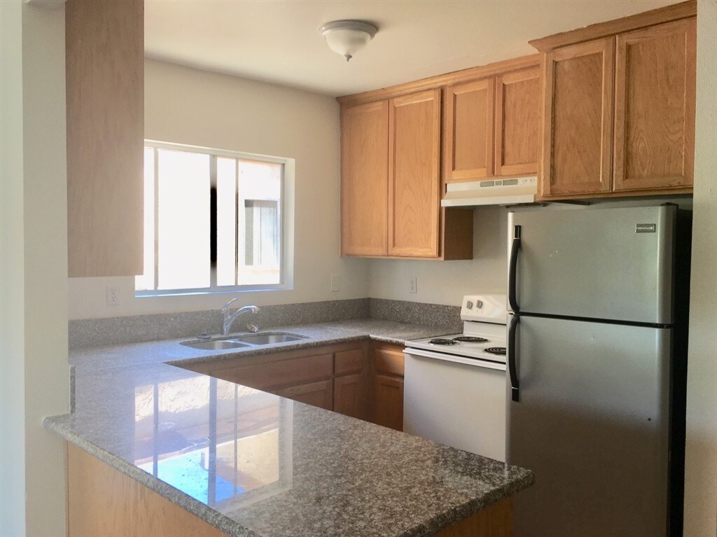 Foto principal - 1051 Rock Springs Rd
