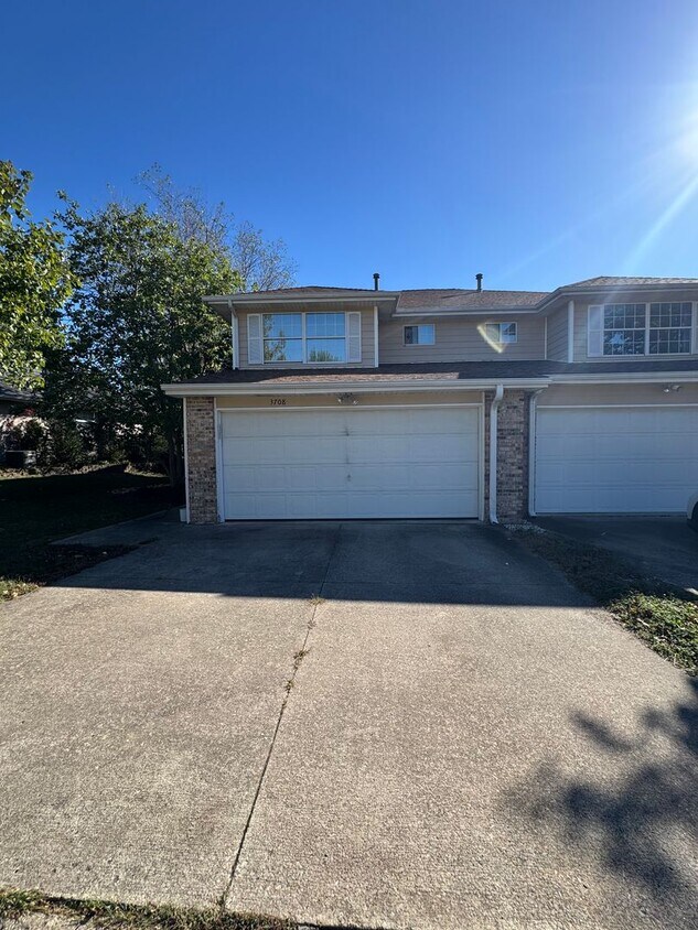 Foto principal - 3708-3710 Prescott Dr