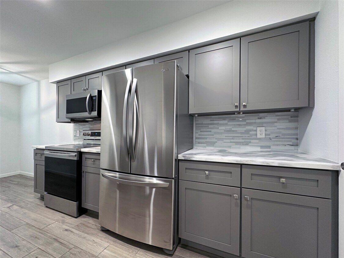 Foto principal - 5528 Beverly Hill St
