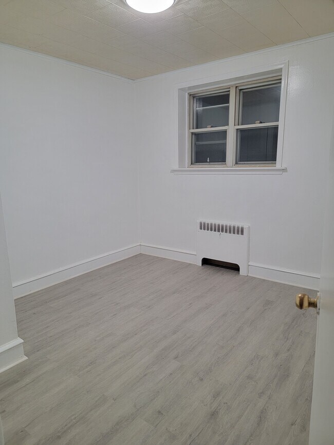 Foto del edificio - 7112 Castor Ave