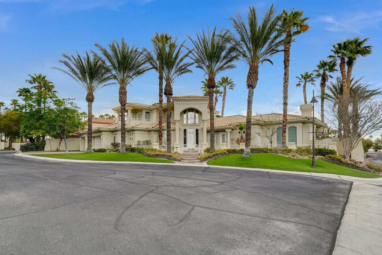 Primary Photo - 4 BEDROOM UPGRADED HOME LOCATED IN GUARD G...