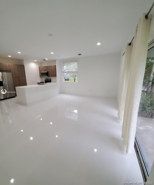Foto del edificio - 1060  Crystal way 101 Delray Beach Fl 33181