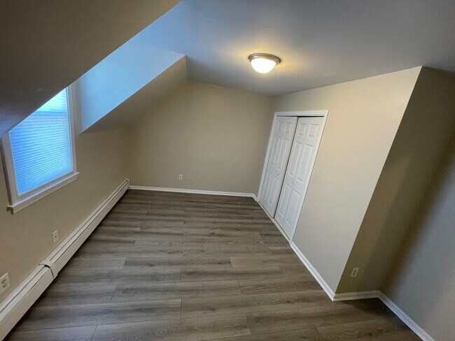 Building Photo - 40 Bellevue Ave