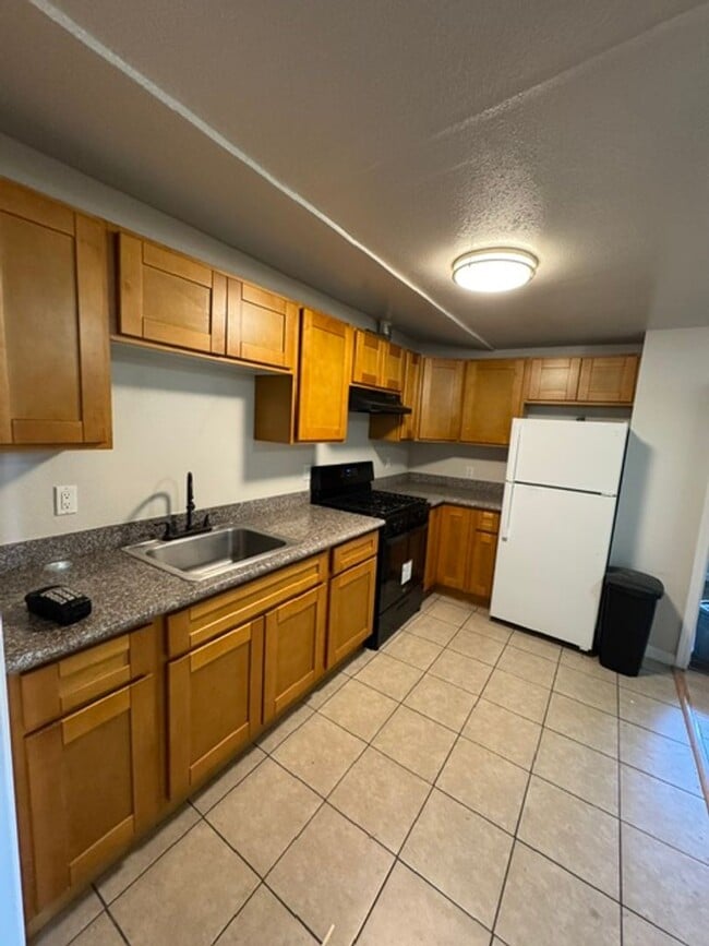 Building Photo - 1621 Sumatra St