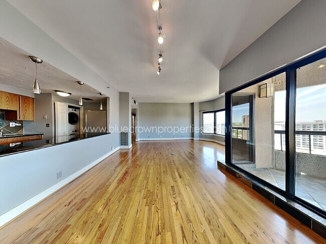 Foto del edificio - 3030 McKinney Ave