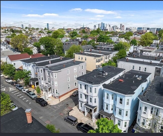 Building Photo - Marine Rd