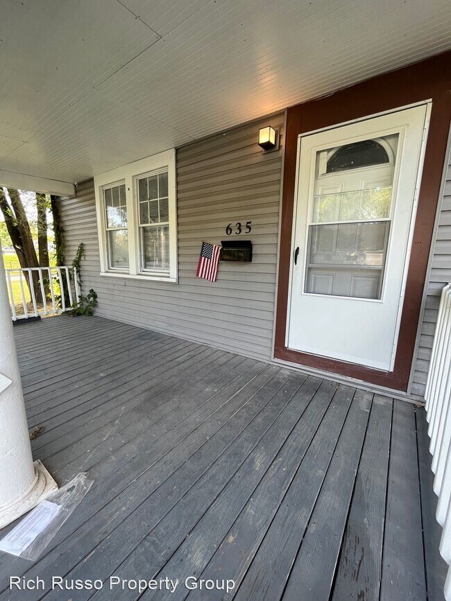 Building Photo - 3 br, 1 bath House - 635 Seymour Ave