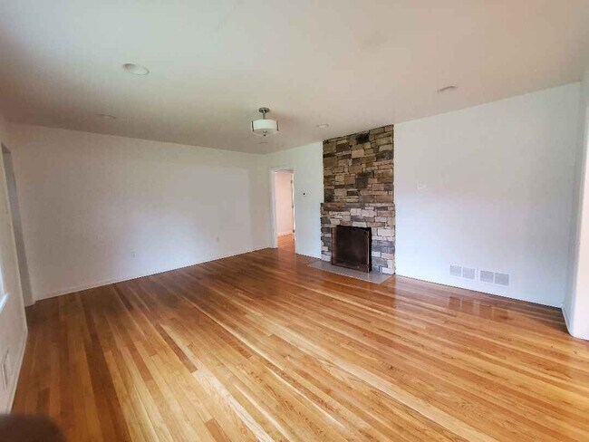 Building Photo - Room in Single Family Home on Morris Brown Dr SW