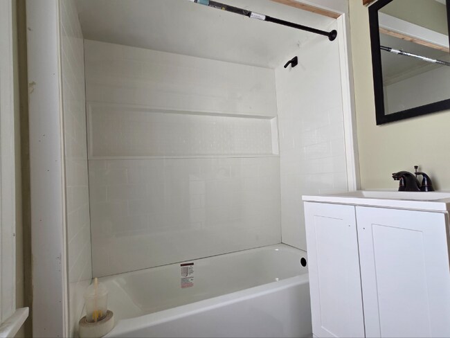 Foto del edificio - 4057 Bushnell Rd