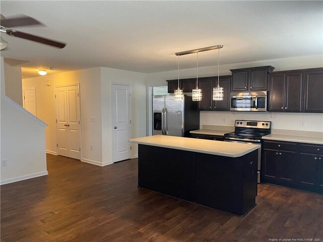 Building Photo - 557 Botanical Ct