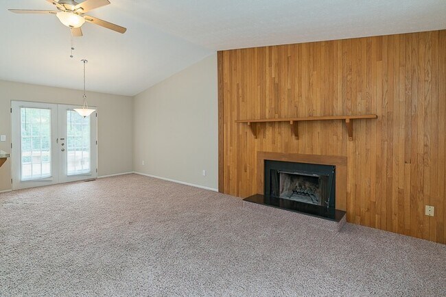 Foto del edificio - 2630 Glenbrook Ct