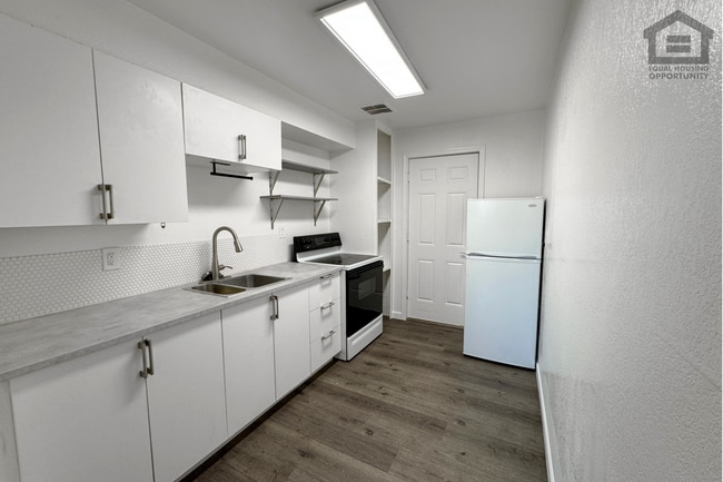 Photo - 1320 N 48th Pl Apartment