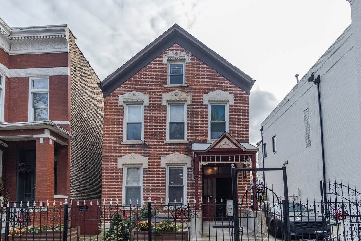Primary Photo - 1711 W Huron St