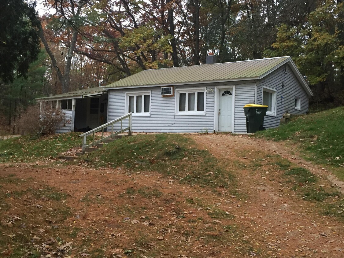 S1697 White Birch Dr, Wisconsin Dells, WI 53965 House Rental in