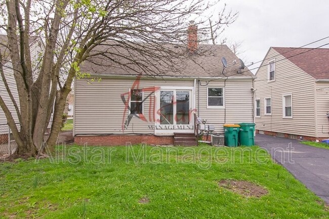 Building Photo - 5120 Clement Ave