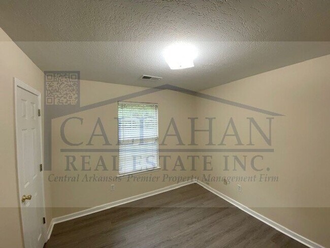 Building Photo - West LR Home