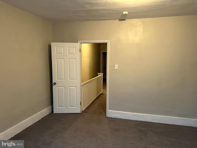 Foto del edificio - 1332 S Lindenwood St