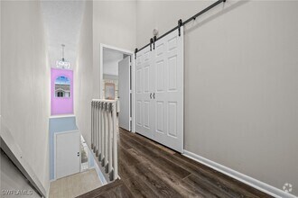 Building Photo - 833 Meadowland Dr