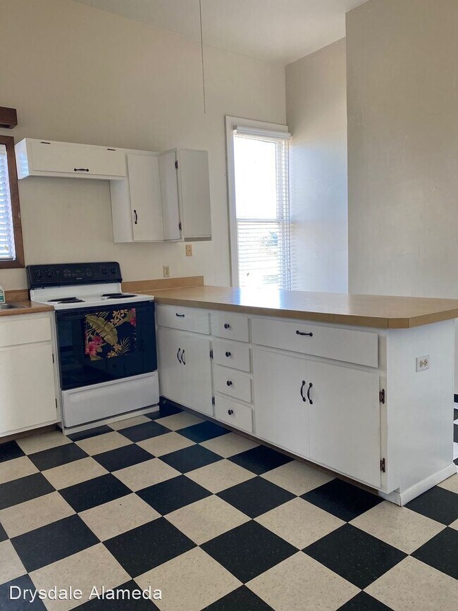 Building Photo - 3 br, 1 bath House - 1238 High Street (LO)