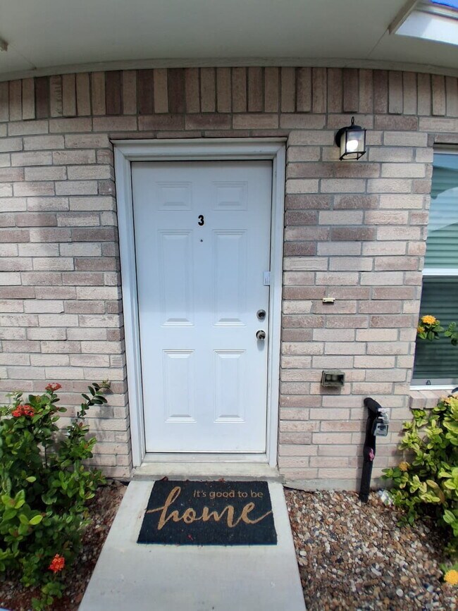 Building Photo - "Charming 2-Bed, 2-Bath Gem in Alton, TX - Cozy Living at 904 West Kohala!"