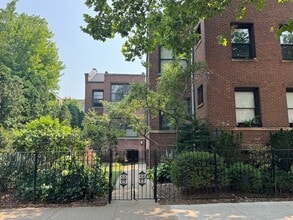 Building Photo - 617 W Cornelia Ave
