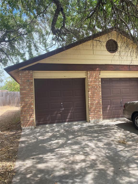 Building Photo - 116 S Mockingbird Ln